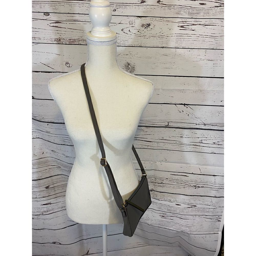 Simple Gray cross body purse